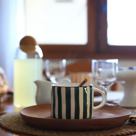 Kır Evi D'hotes Le Chalet, Entree Independante, Kitchenette, Sidobre, Tarn Lacrouzette